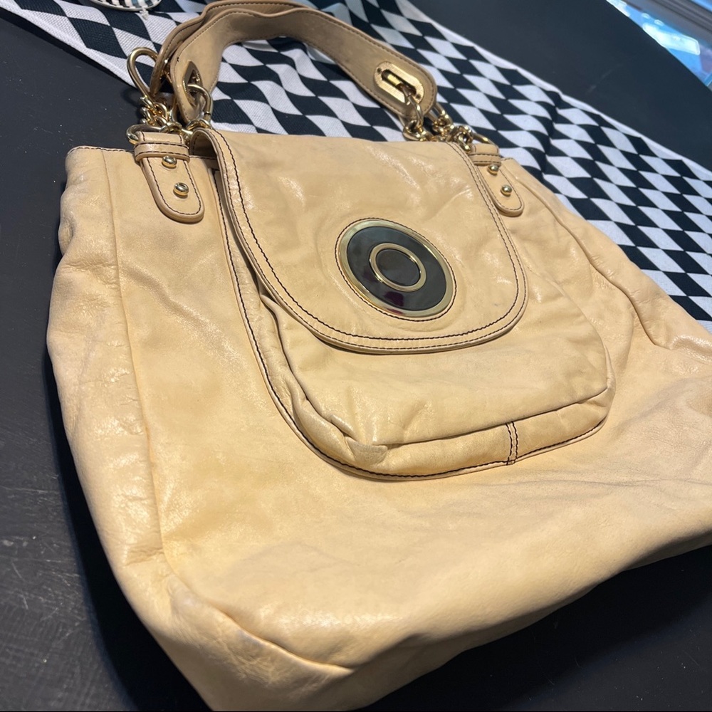 Badgley Mischka Tan Vegan Leather Shoulder Bag Buttery Soft Gold Handles 13x16” - Picture 2 of 8